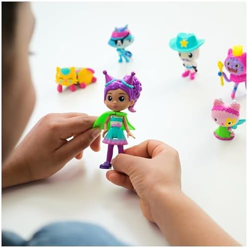 Gabbys Dollhouse Celebration Figures 5-Pack with Surprise Toys