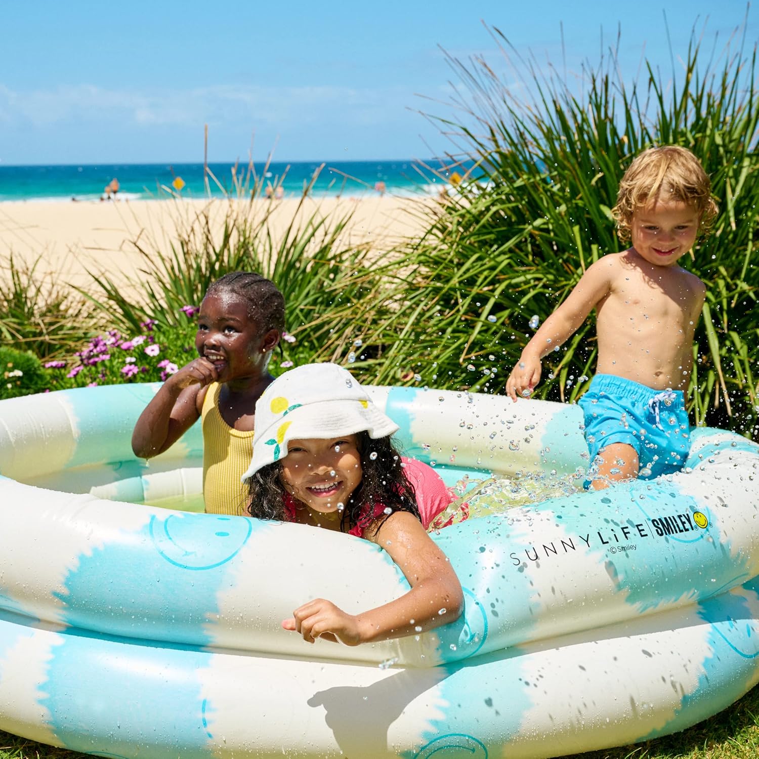 Sunnylife Womens Pool Smiley Toy 1